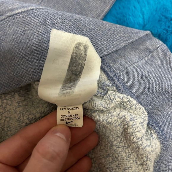 Nike Heather Blue 1/2 zip Pullover Women’s size Medium - Picture 6 of 11